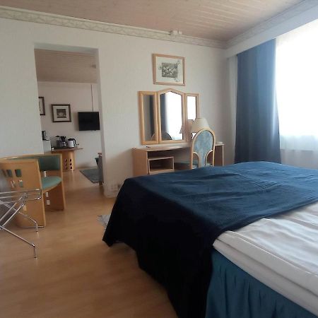 Hotelli Hiittenharju Harjavalta Exterior foto